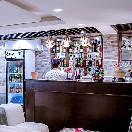 Serena Hotel Douala Extérieur photo