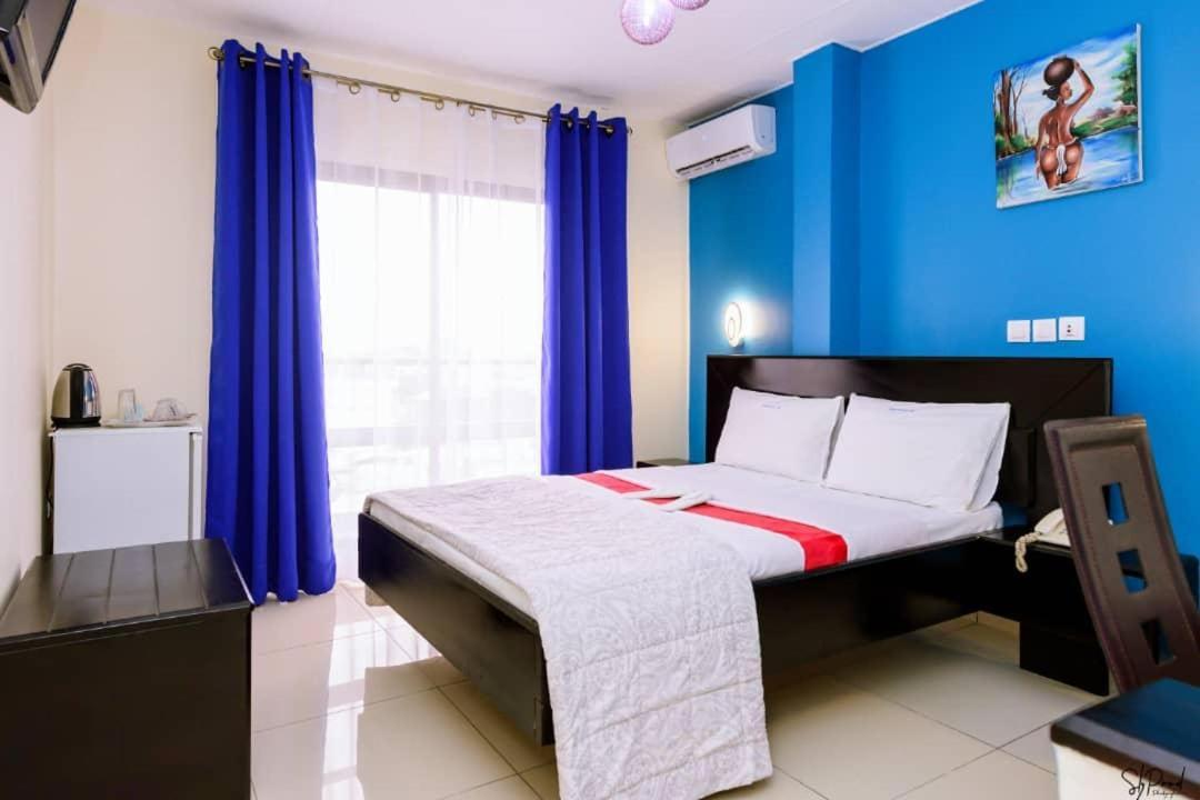 Serena Hotel Douala Extérieur photo