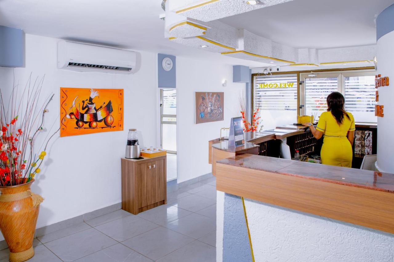 Serena Hotel Douala Extérieur photo