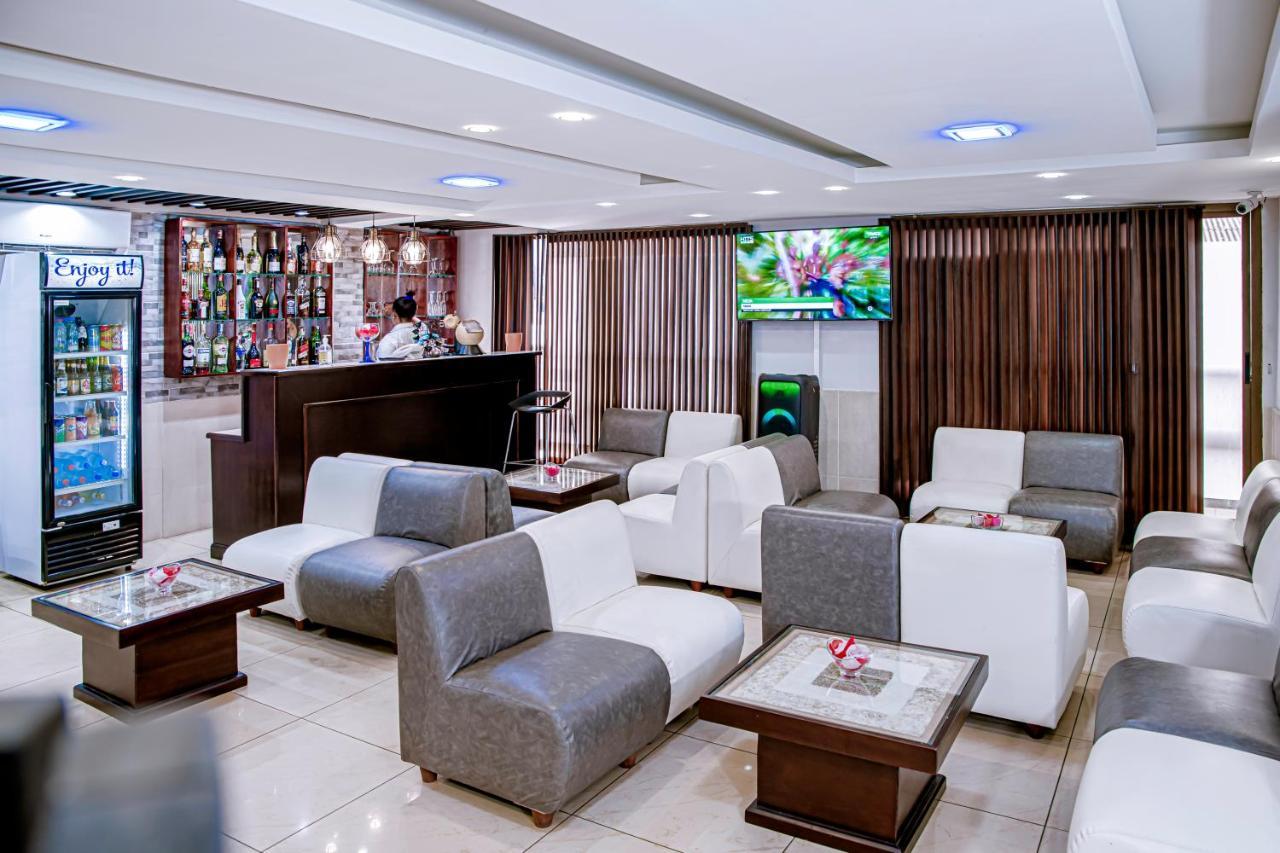 Serena Hotel Douala Extérieur photo