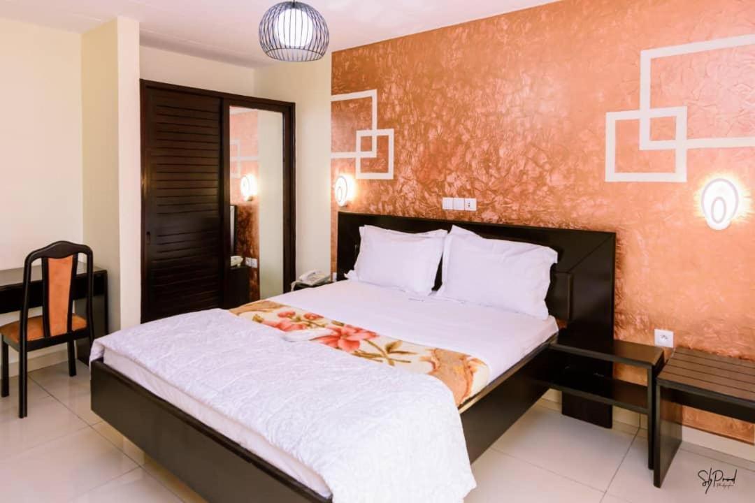 Serena Hotel Douala Extérieur photo