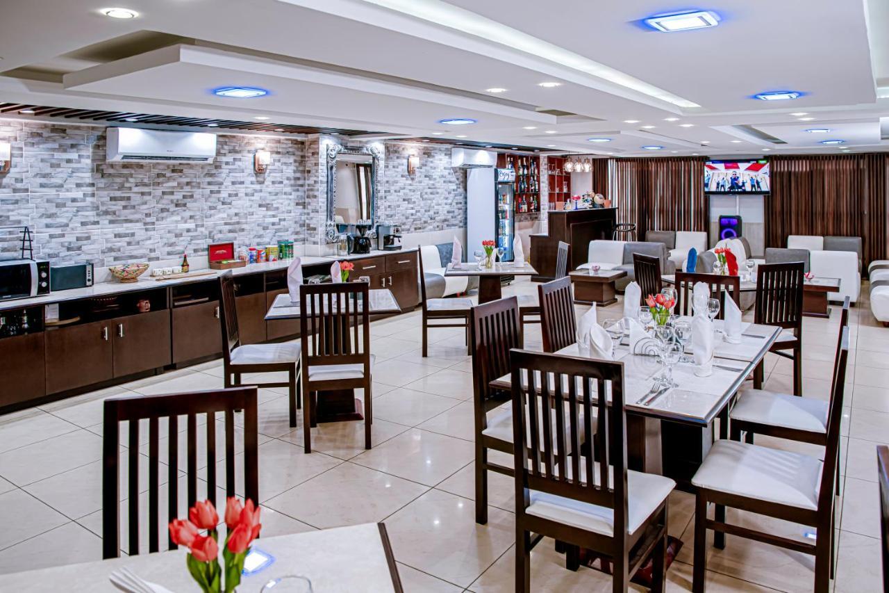 Serena Hotel Douala Extérieur photo